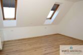 Großzügige 2,5-Zi.-DG-Whg. mit ausgebauter Bühne über den Dächern von Rutesheim - Schlafzimmer