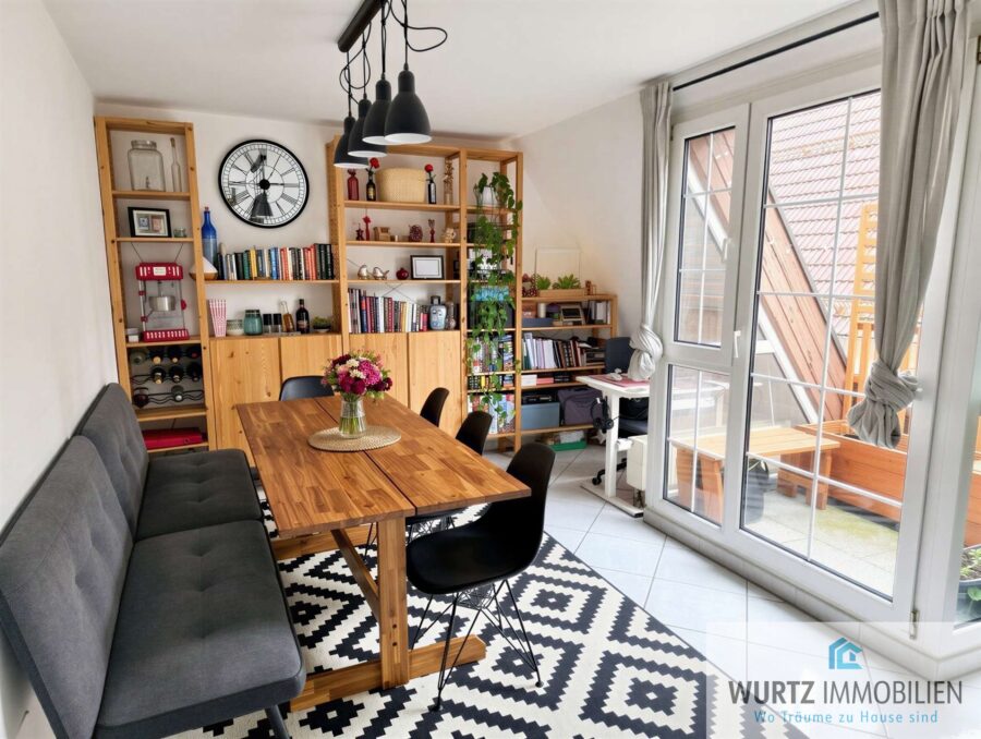 Wohnzimmer möbliert