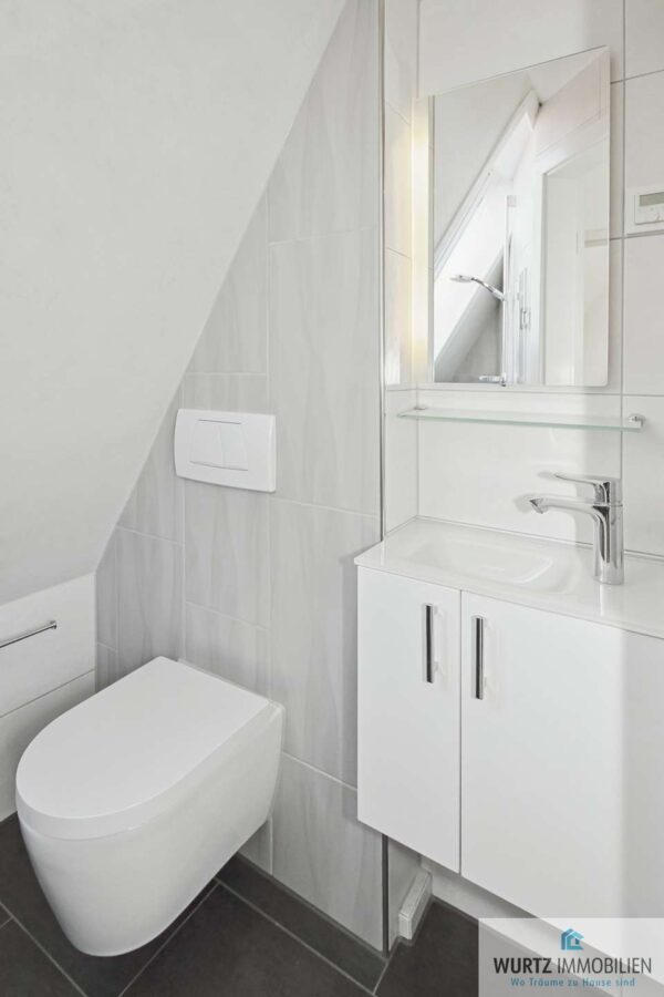 Badezimmer / sep. WC 2. DG