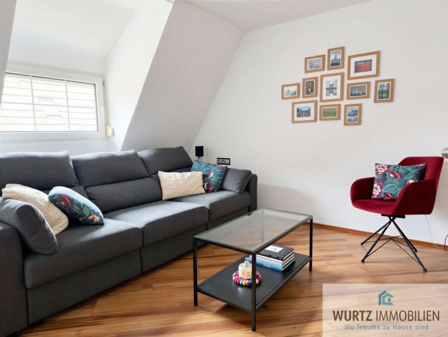 Schlafzimmer 1. DG möbliert