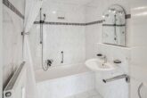Exklusives Wohnerlebnis über den Dächern – 3,5-Zimmer-Maisonette mit Dachterrasse - Badezimmer DG