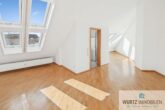 Traumhafte Dachgeschosswohnung in ruhiger, zentraler Lage - Wohn-/ Esszimmer